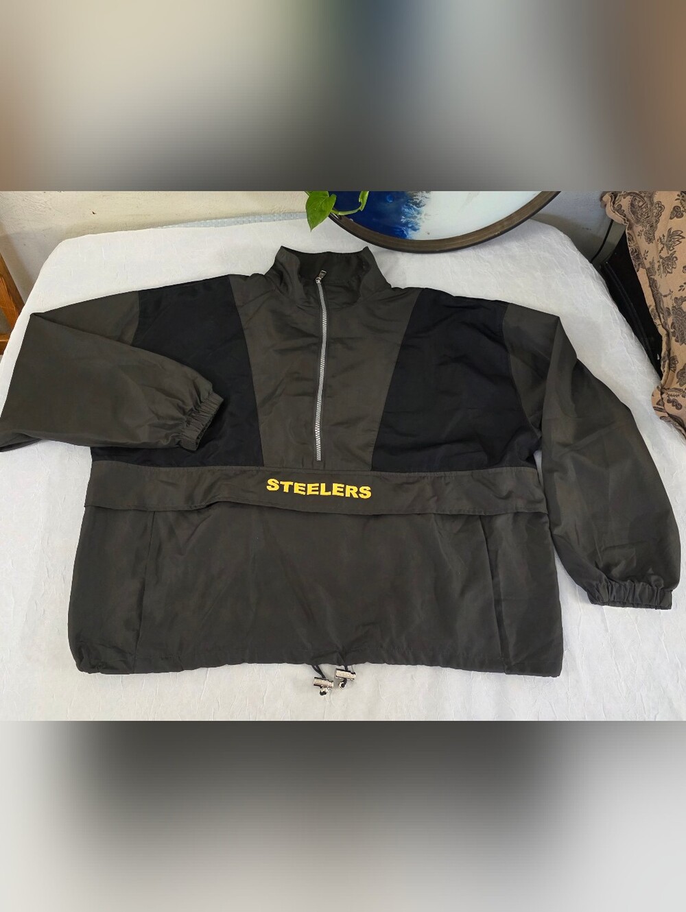 Women's Charcoal STeelers  Packable Half-Zip Jacket Size Large.
